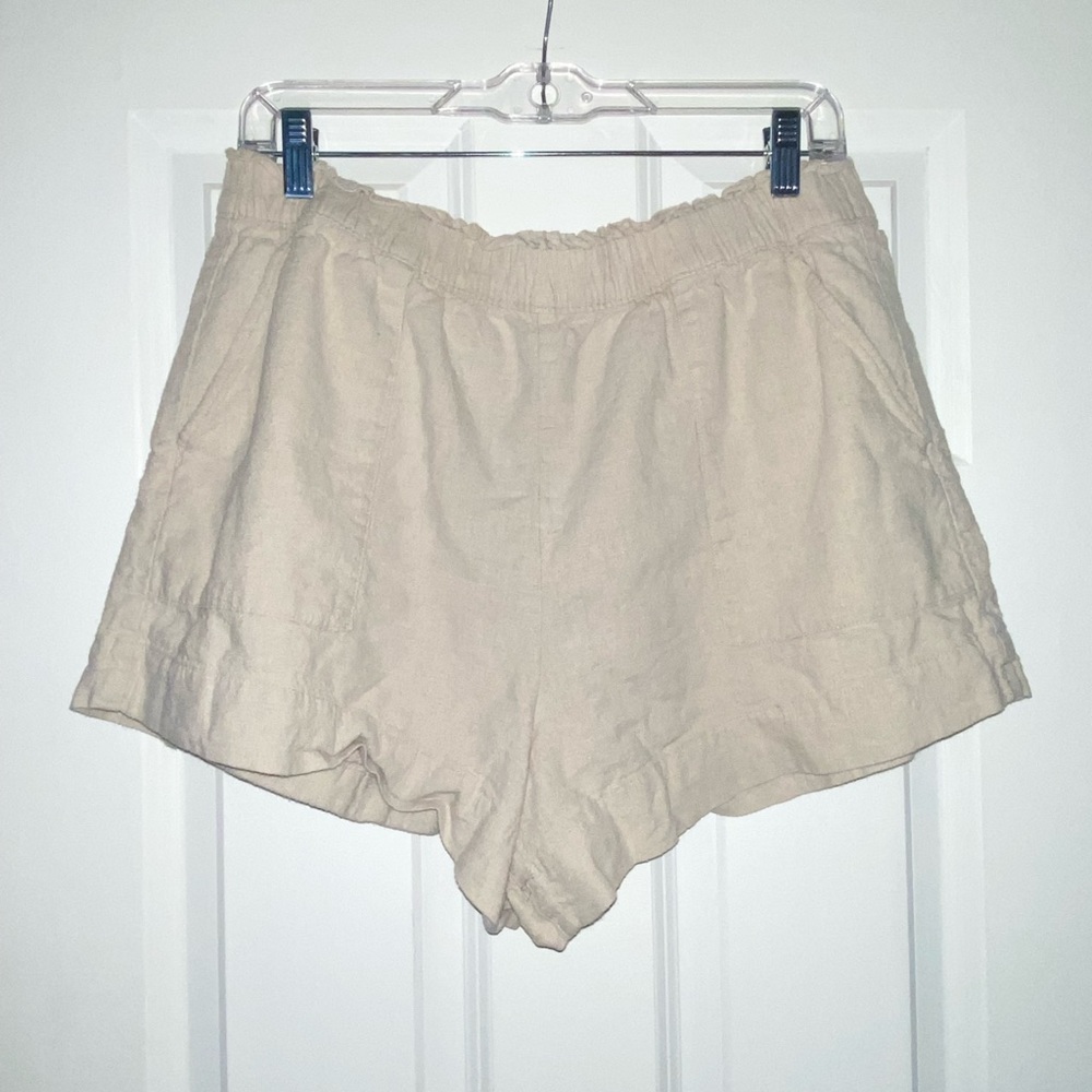 Abercrombie & Fitch Linen Blend cream shorts